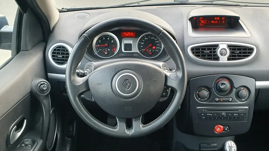 RENAULT Clio -