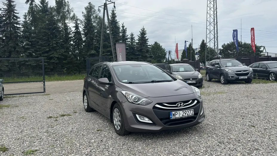 HYUNDAI i30 -