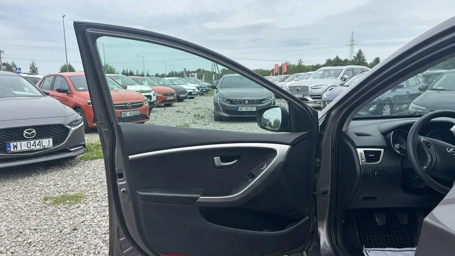 HYUNDAI i30 -