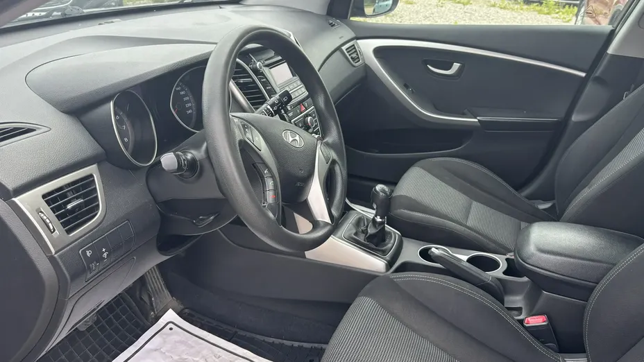 HYUNDAI i30 -