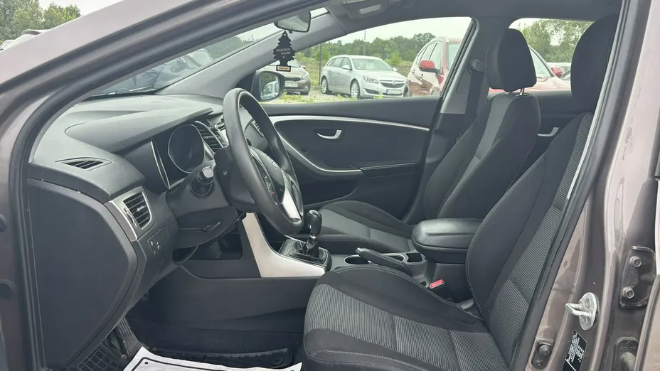 HYUNDAI i30 -