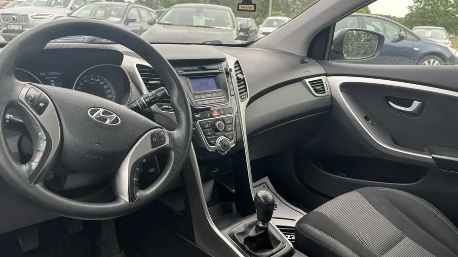 HYUNDAI i30 -