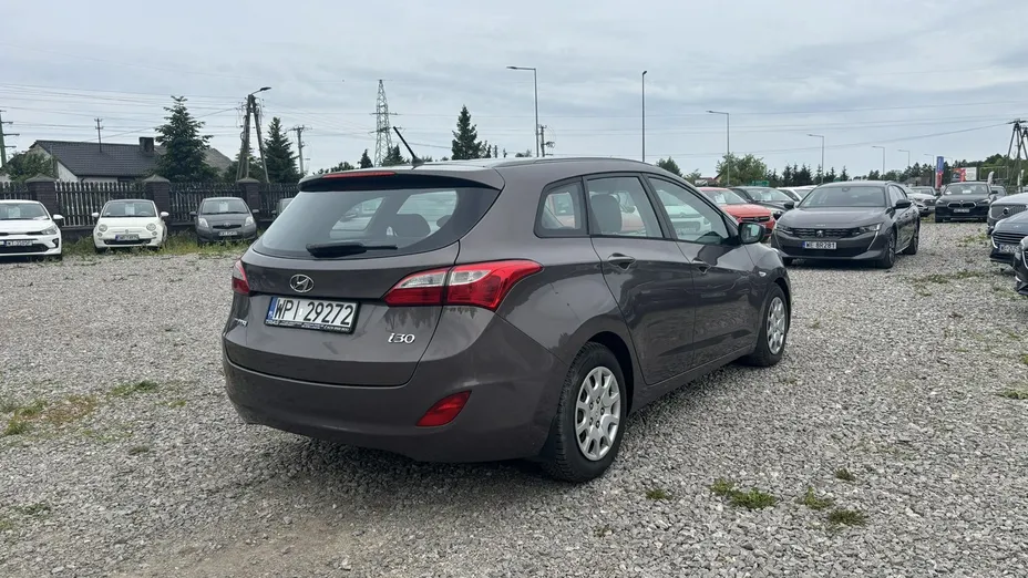 HYUNDAI i30 -