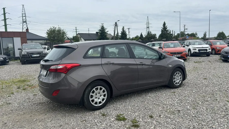 HYUNDAI i30 -