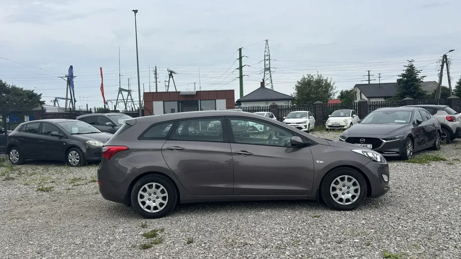 HYUNDAI i30 -