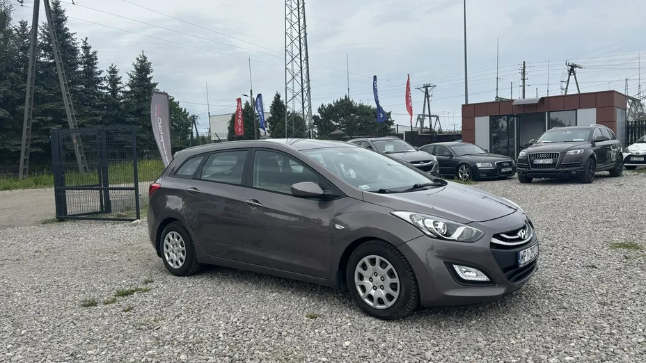 HYUNDAI i30 -