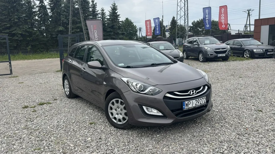 HYUNDAI i30 -