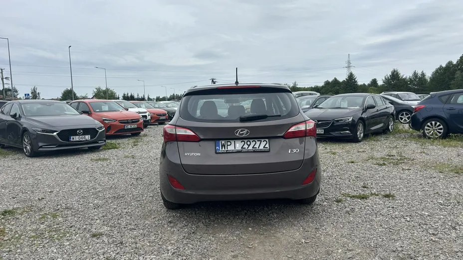 HYUNDAI i30 -