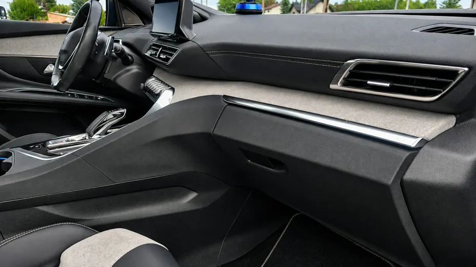 PEUGEOT 3008 -