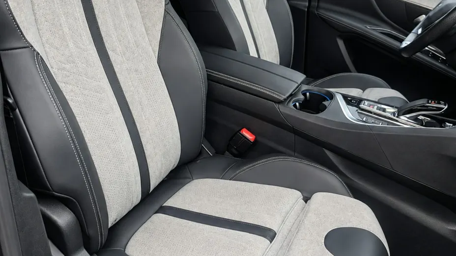 PEUGEOT 3008 -
