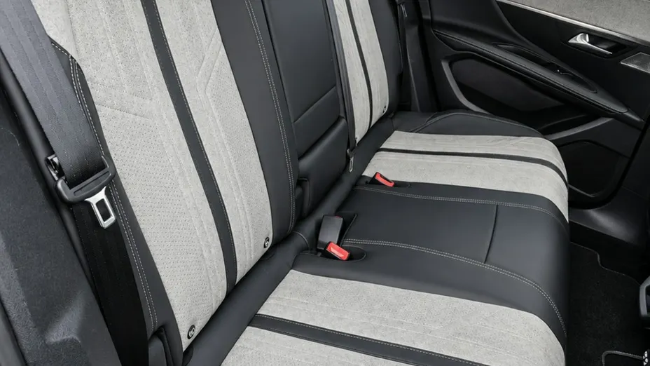 PEUGEOT 3008 -