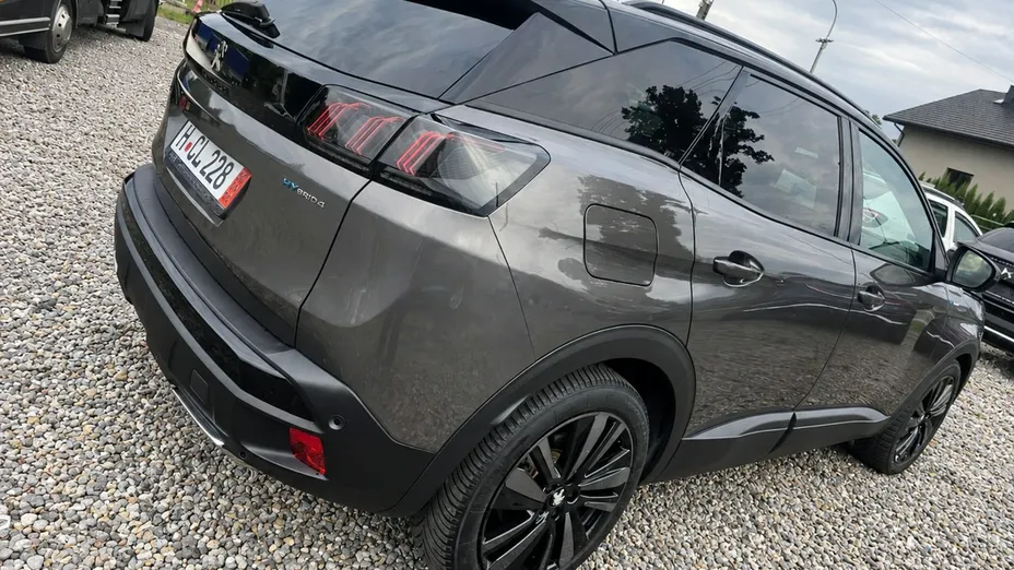PEUGEOT 3008 -