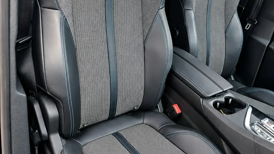 PEUGEOT 3008 -