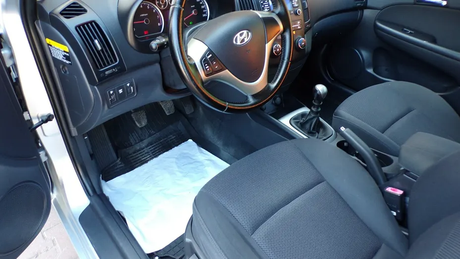 HYUNDAI i30 -
