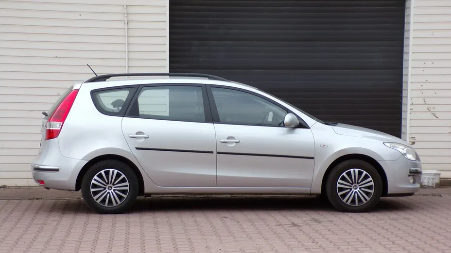 HYUNDAI i30 -