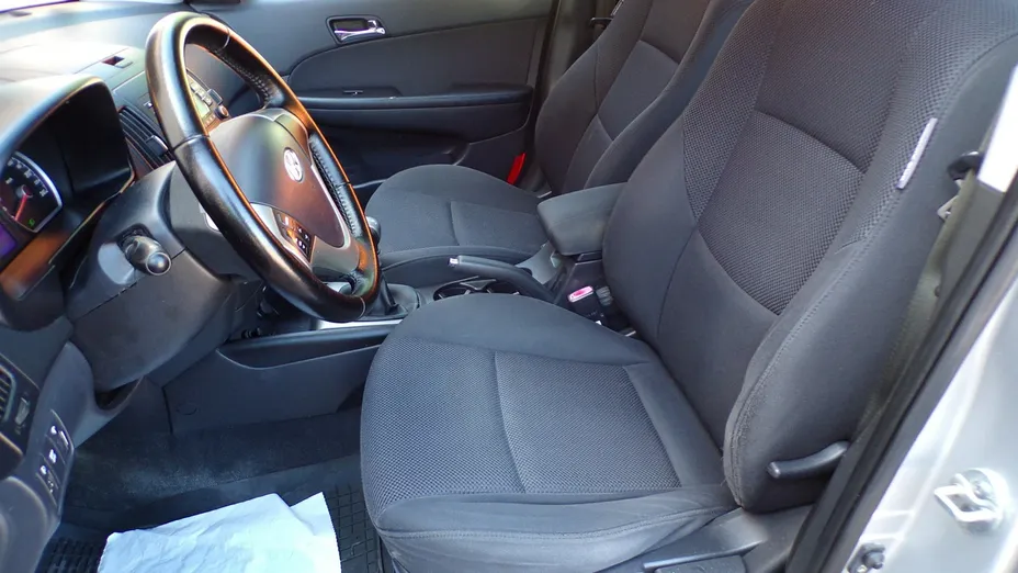 HYUNDAI i30 -