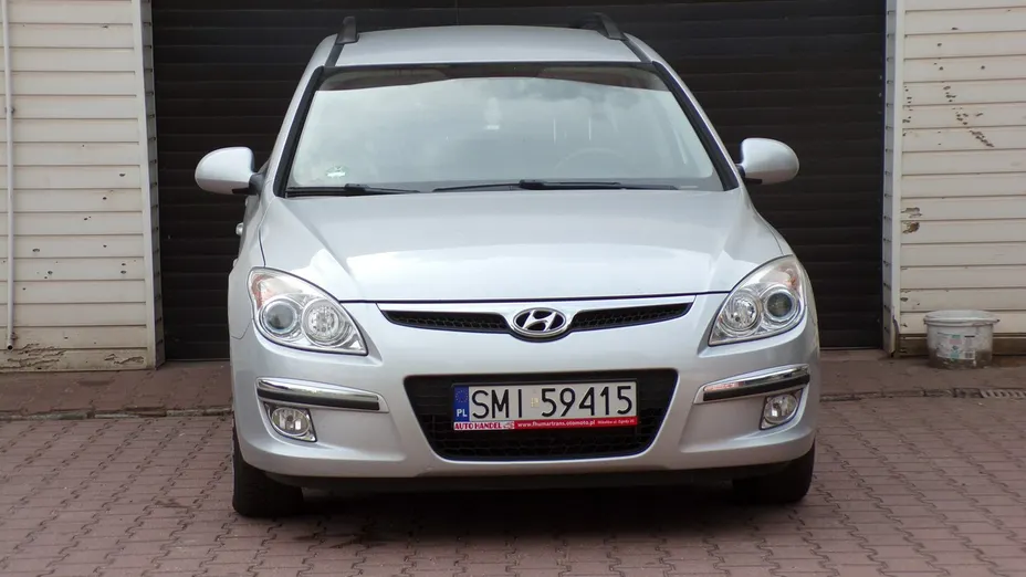HYUNDAI i30 -