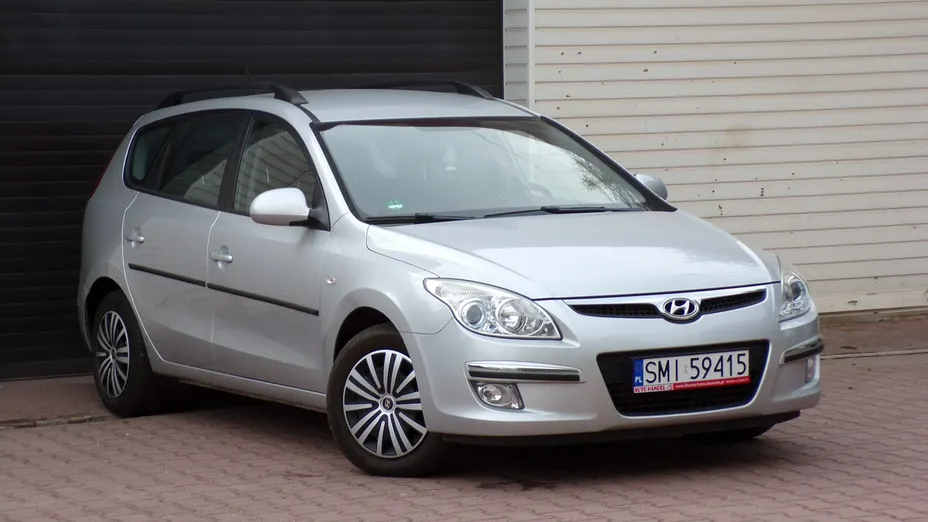 HYUNDAI i30 -