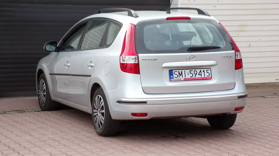 HYUNDAI i30 -