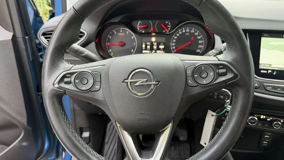 OPEL Crossland X -