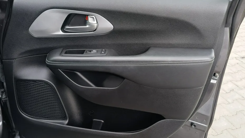 CHRYSLER Pacifica -