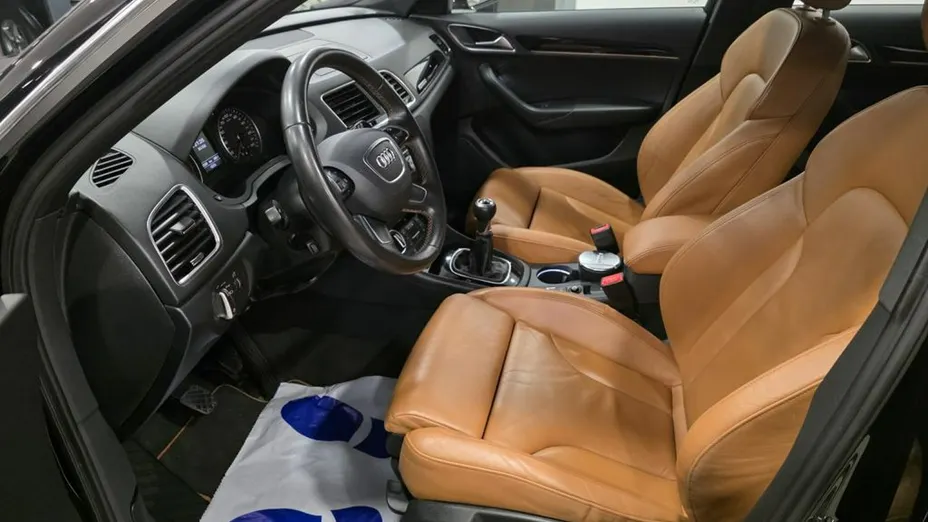 AUDI Q3 -