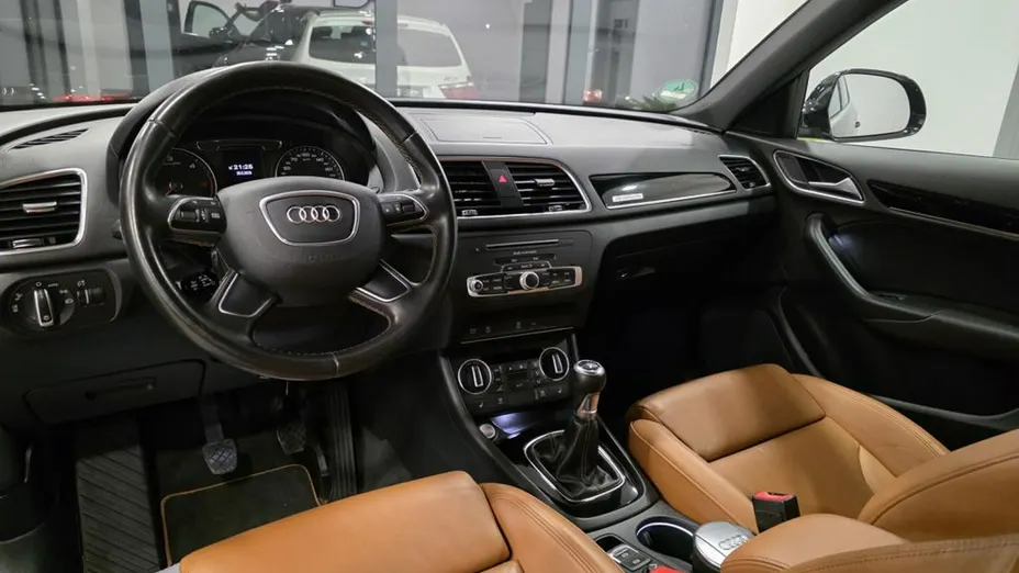 AUDI Q3 -