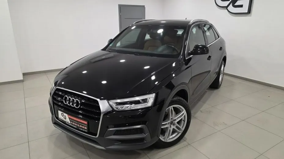 AUDI Q3 -