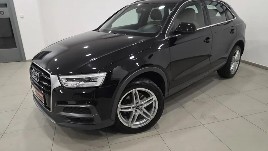 AUDI Q3 -