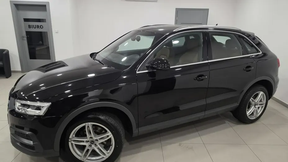 AUDI Q3 -
