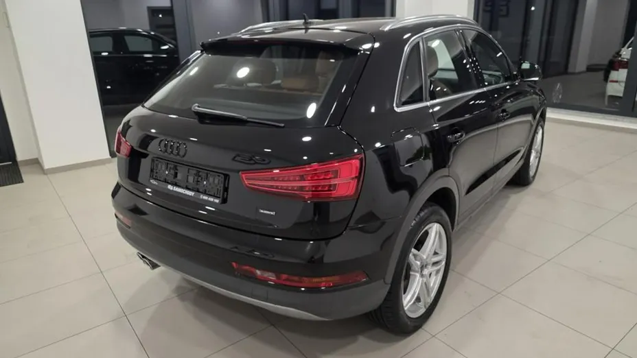 AUDI Q3 -