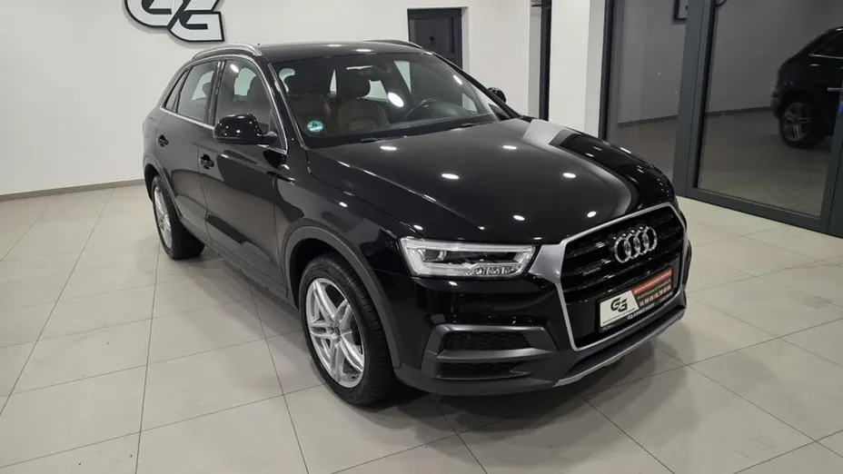 AUDI Q3 -