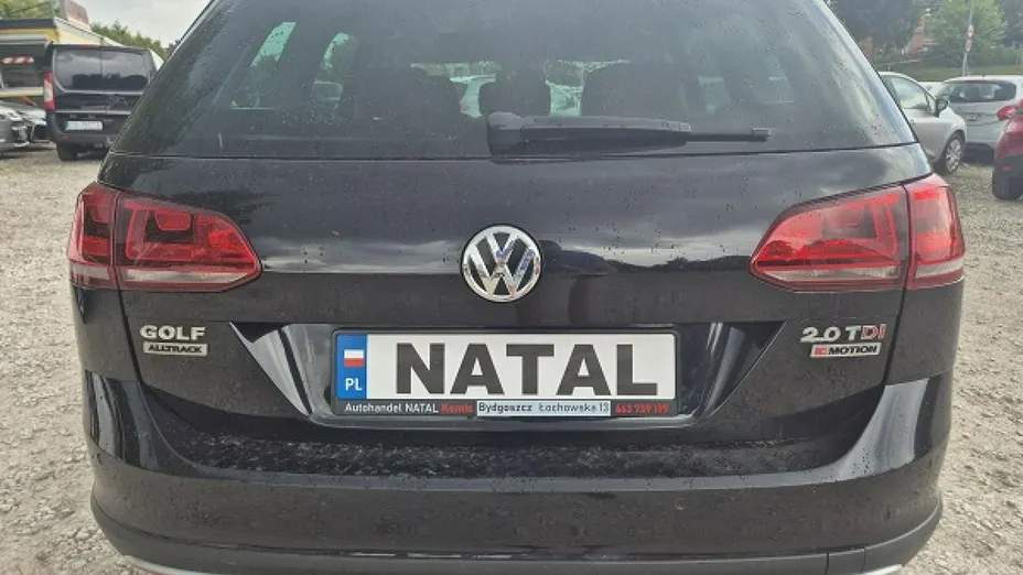 VOLKSWAGEN Golf -