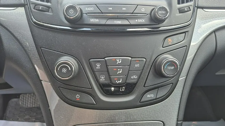 OPEL Insignia -