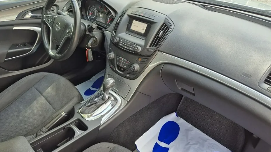 OPEL Insignia -