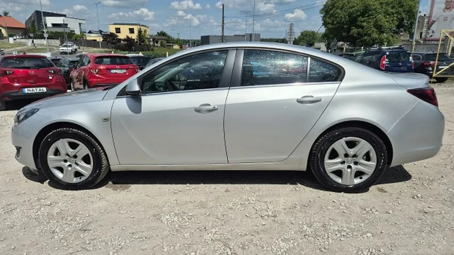 OPEL Insignia -