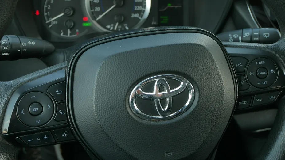 TOYOTA Corolla -