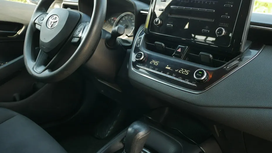 TOYOTA Corolla -