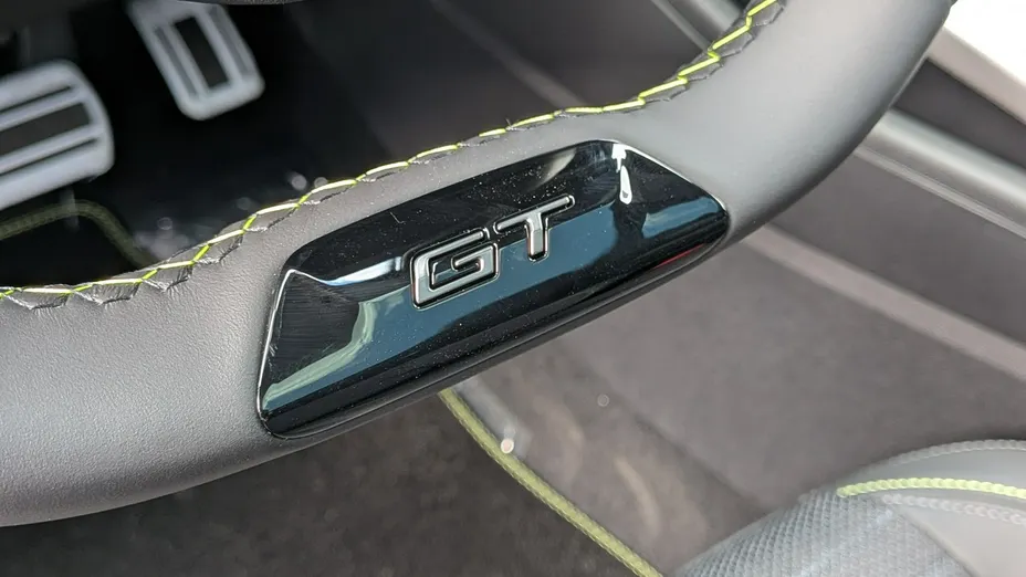 PEUGEOT 408 -