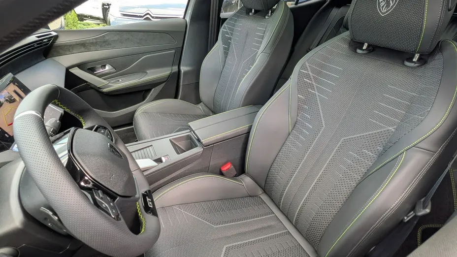 PEUGEOT 408 -