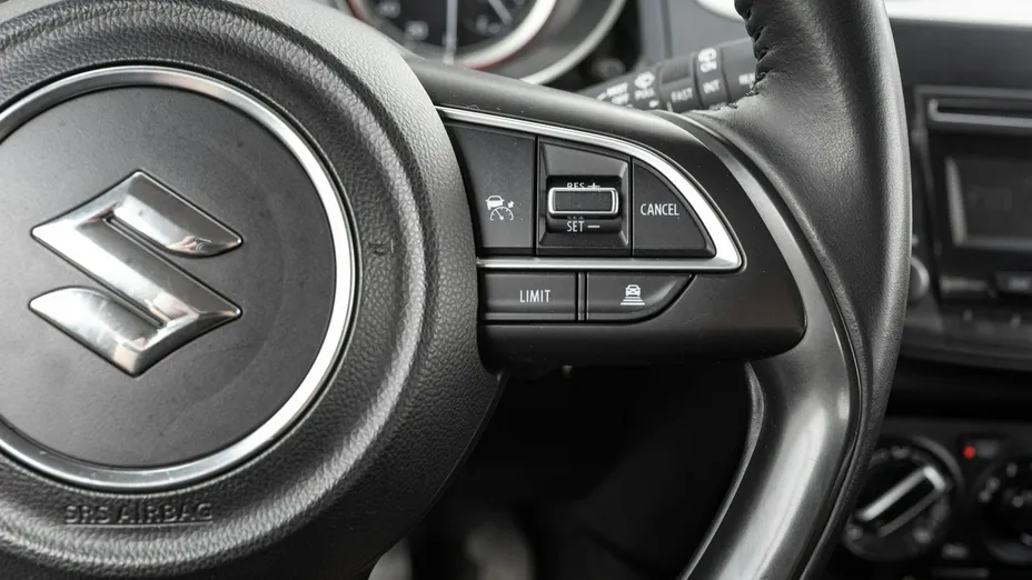 SUZUKI Swift -