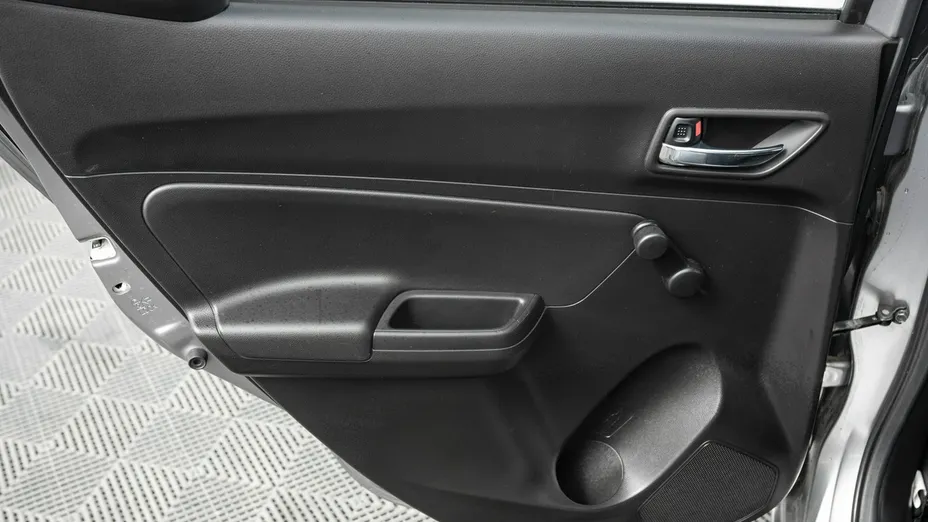 SUZUKI Swift -