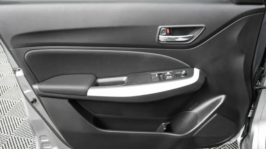 SUZUKI Swift -