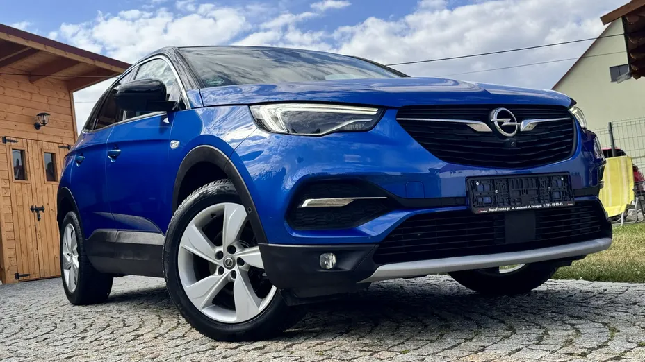 OPEL Grandland X -