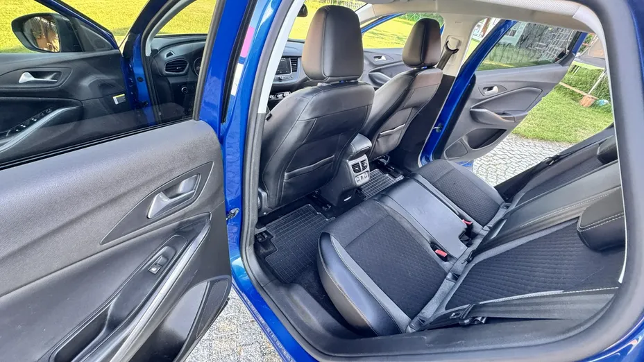 OPEL Grandland X -
