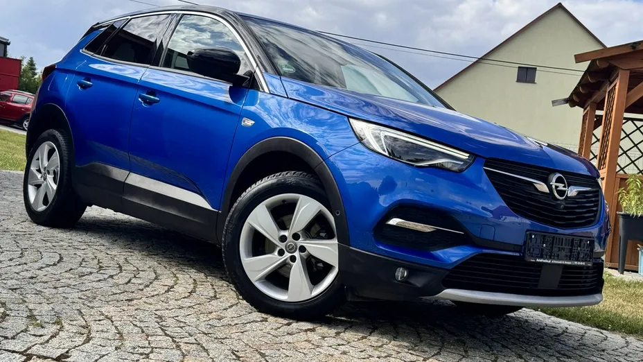 OPEL Grandland X -