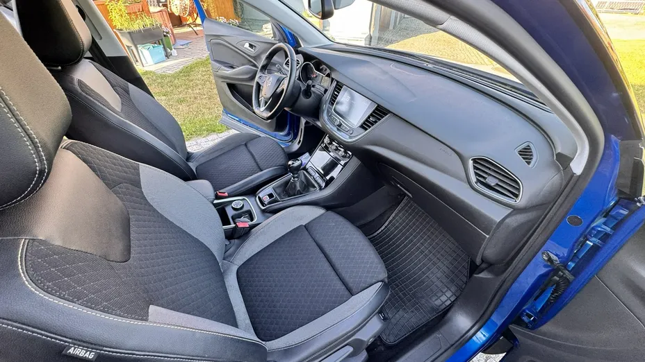 OPEL Grandland X -