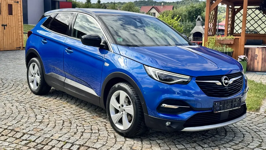 OPEL Grandland X -