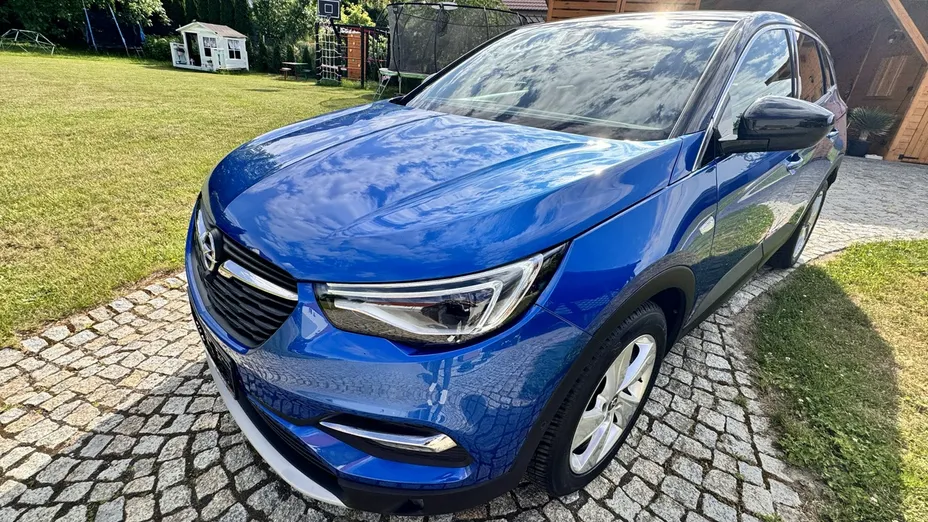 OPEL Grandland X -