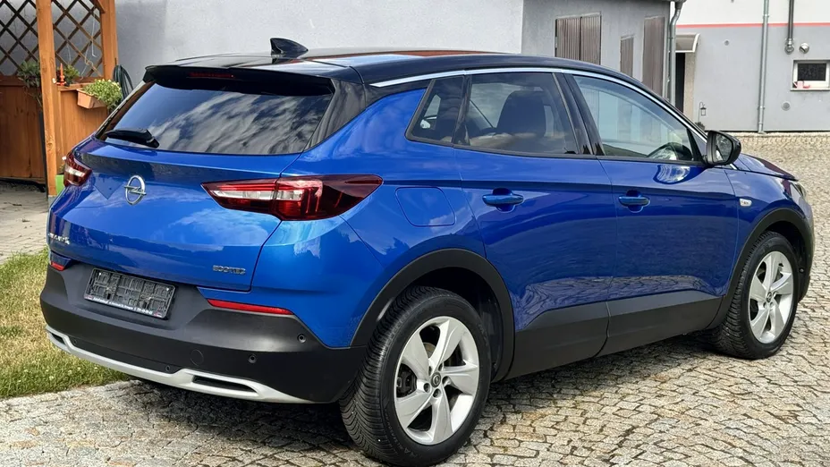 OPEL Grandland X -